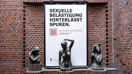 À Brême, l'une des statues de l'œuvre intitulée "La Jeunesse" a les seins décolorés à force d'avoir été touchés. (CAPTURE D'ECRAN INSTAGRAM TERRE DES FEMMES)