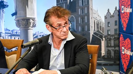 L'acteur et réalisateur Sean Penn pendant une conférence de presse à Cracovie, en Pologne, le 23 mars 2022 (MAREK LASYK / REPORTER)