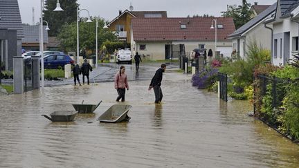 Le village inondé de Dambenois, le 17 juin 2020 dans le Doubs. (DELFINO DOMINIQUE / AFP)