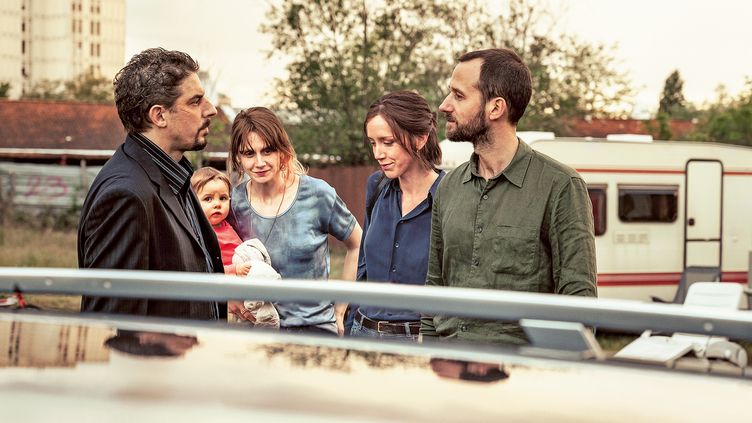 Sara Giraudeau, Judith Chemla, Benjamin Lavernhe (de la Comédie-Française) et Damien Bonnard dans le film 