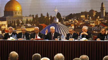 Le président palestinien Mahmoud Abbas a&nbsp;convoqué une rencontre "d'urgence" mardi 28 janvier à Ramallah&nbsp;au sujet du&nbsp;plan de paix américain pour le Moyen-Orient.  (ABBAS MOMANI / AFP)