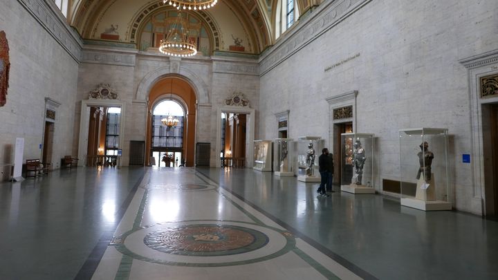 L'entrée monumentale du DIA, le Detroit Institute of arts, l'un des plus importants musées des Etats-Unis. (Photo Emmanuel Langlois / franceinfo)