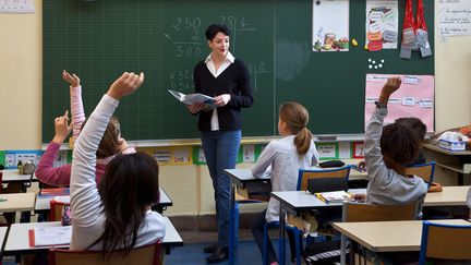 Les enseignants sont les premiers &agrave; demander le cumul avec une activit&eacute; dans le secteur priv&eacute;, r&eacute;v&egrave;le un rapport officiel d&eacute;voil&eacute; le 29 d&eacute;cembre 2011.&nbsp; (SYLVAIN SONNET / GETTY IMAGES)