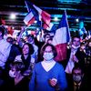 Des partisans d'Eric Zemmour lors de son premier meeting de candidat à la présidentielle, le 5 décembre 2021, à Villepinte (Seine-Saint-Denis). (SAMUEL BOIVIN / NURPHOTO / AFP)