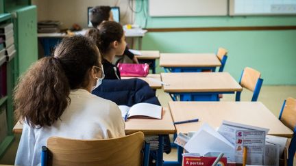 Une classe et des éléves dans une école de Vesoul (Haute-Saône). (JEAN-FRANCOIS FERNANDEZ / RADIO FRANCE)