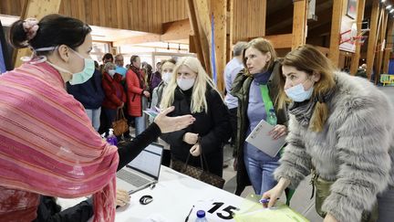 Accueil de réfugiés ukrainiens à Toulon (Var) le 21 mars 2022 (LUC BOUTRIA / MAXPPP)