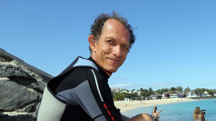 Didier Dérand, ex-délégué à la Fondation Bardot, à Saint-Gilles-les-Bains (La Réunion), le 19 août 2012. (RICHARD BOUHET / AFP)