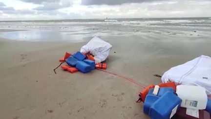 Les côtes françaises sont de plus en plus prisées par les narcotrafiquants, qui accrochent des ballots de cocaïne sous les bateaux. Les saisies de drogue ont explosé ces dernières années. (FRANCE 2)