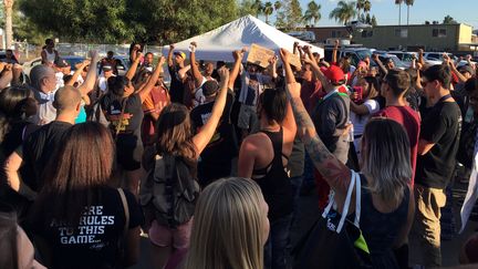 Des manifestants demandent une enquête fédérale&nbsp;après la mort d'Alfred Olango,&nbsp;abattu par la police à El Cajon (Californie), le 28 septembre 2016. (REUTERS)