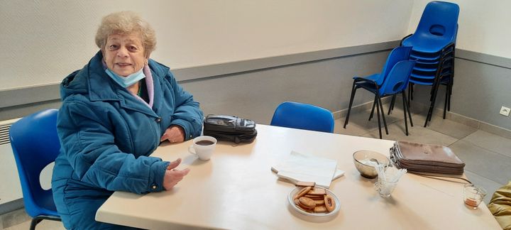 Hélène, 81 ans, habitante de l'Ile-aux-Moines, vient de recevoir sa deuxième de vaccin contre le Covid-19, le 25 février 2021.&nbsp; (BENJAMIN  ILLY / RADIOFRANCE)