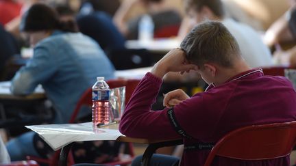 Un élève passe son bac à Strasbourg, le 17 juin 2019. (FREDERICK FLORIN / AFP)