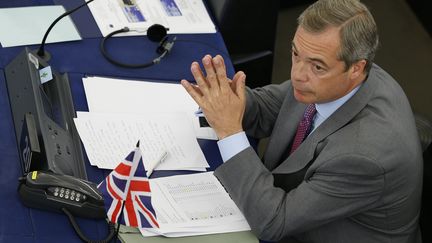 L'eurosceptique britannique Nigel Farage attend de prendre la parole, le 2 juillet 2014, au Parlement europ&eacute;en, &agrave; Strasbourg.&nbsp; (VINCENT KESSLER / REUTERS)