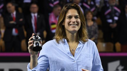 Amélie Mauresmo lors de la remise d'un prix pour sa carrière, le 11 février 2018 à&nbsp;Mouilleron-le-Captif (Vendée), avant la rencontre de Fed Cup entre la France et la Belgique. (JEAN-FRANCOIS MONIER / AFP)