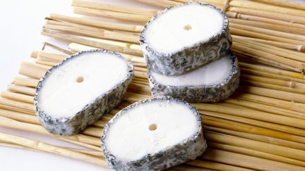 Un producteur de fromages de chèvre au lait cru de l'Indre a annoncé, le 3 mai 2019, avoir procédé au rappel de produits vendus en grandes surfaces. (PIERRE CABANNES / MOOD4FOOD / AFP)