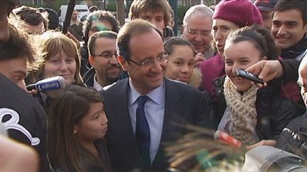 François Hollande au Val-Fourré le 20 décembre 2011 (FranceTV)