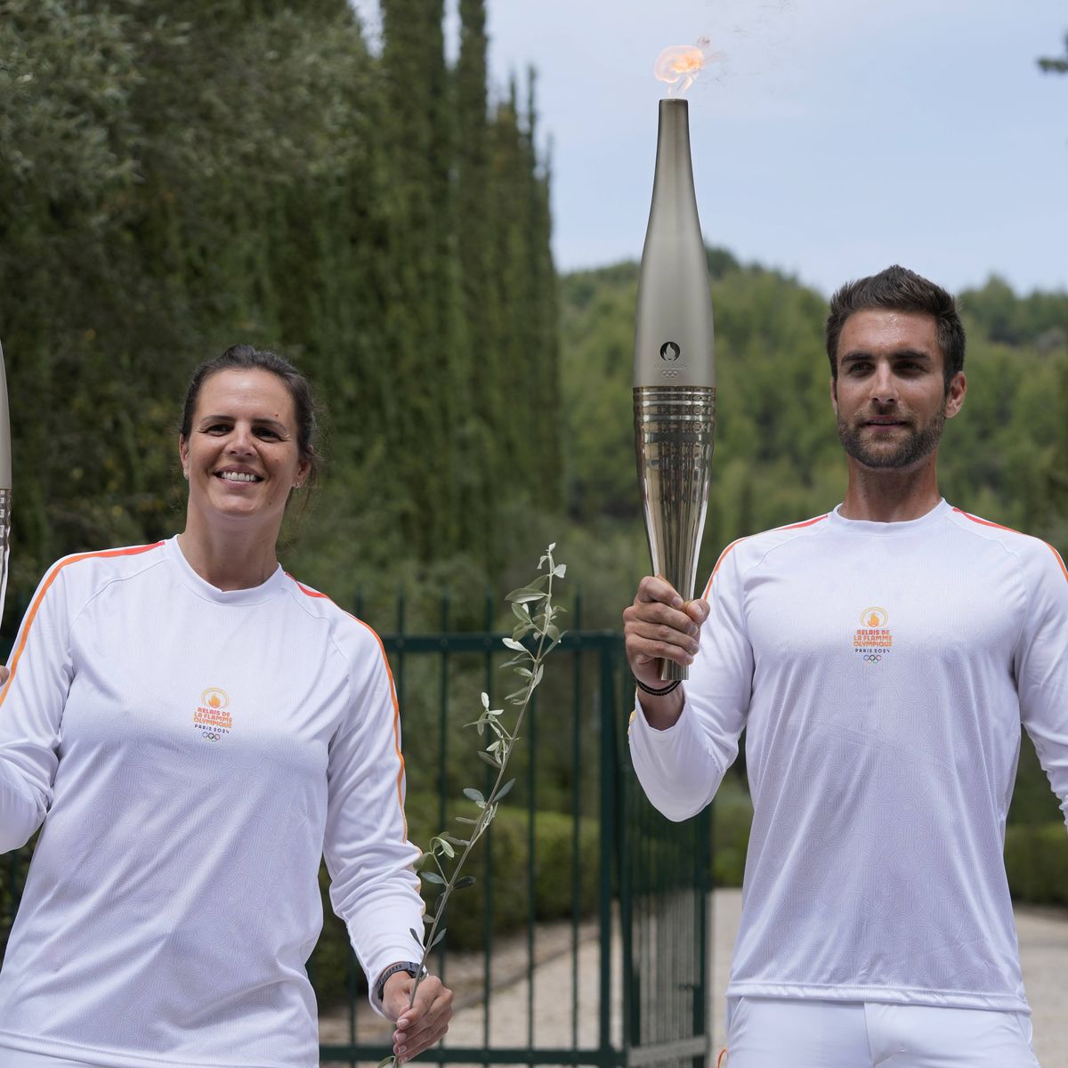 VIDEO. Paris 2024 : revivez le relais de Laure Manaudou avec la flamme  olympique en Grèce