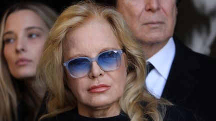 VIDEO. Sylvie Vartan a "du mal à croire" que Johnny Hallyday ait pu "renier son sang en déshéritant ses enfants"