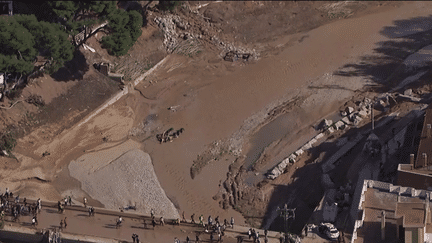 Inondations en Espagne : la province de Valence dévastée vue du ciel (Franceinfo)