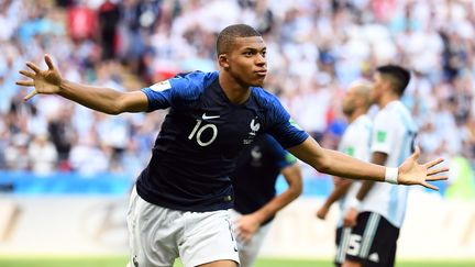 L'attaquant de l'équipe de France de football Kylian Mbappé lors du match de huitième de finale de la Coupe du monde de football, France-Argentine à Kazan, le 30 juin 2018. (FRANCK FIFE / AFP)