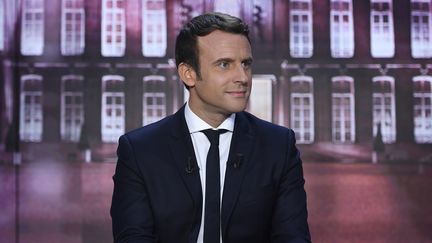 Emmanuel Macron sur le plateau de l'émission "Elysée 2017", sur TF1, le 27 avril 2017. (ERIC FEFERBERG / AFP)