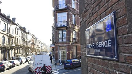 &nbsp; (A l'appartement repéré dans cette rue de Schaerbeek près de Bruxelles, s'ajoute deux autres caches © Isopix/SIPA/Sierakowski)