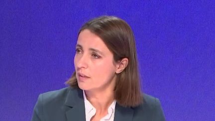 Réforme des retraites, crise des hôpitaux, regrets de Marine Le Pen... Le 8h30 franceinfo