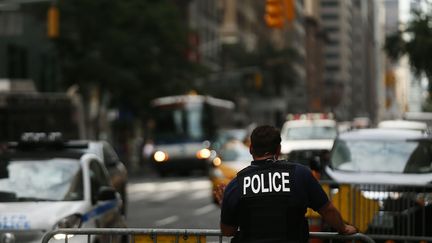 Photo d'illustration.&nbsp;De nombreuses personnes ont réagi après la diffusion, le&nbsp;16 juin 2019, de vidéos montrant l'arrestation violente par la police&nbsp;de Phoenix&nbsp;(Etats-Unis) d'une famille avec de jeunes enfants. (SPENCER PLATT / GETTY IMAGES NORTH AMERICA / AFP)