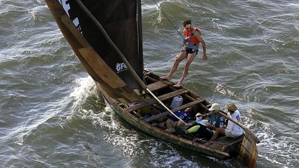 Eric Loizeau&nbsp;lors d'un raid-aventure au large de San José de Ribamar (Brésil), en 2000. (JOEL SAGET / AFP)