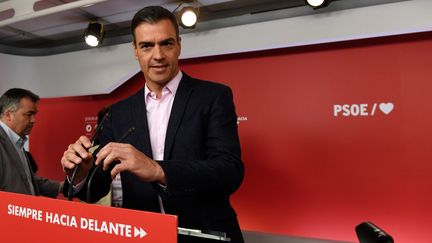 Le Premier ministre espagnol socialiste Pedro Sanchez, au siège du PSOE, après l'annonce des résultats des élections européennes. À Madrid, le 26 mai 2019. (PIERRE-PHILIPPE MARCOU / AFP)