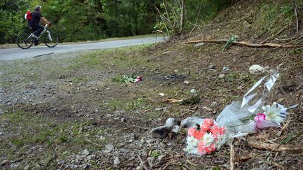 Le parking forestier de la Combe d'Ire &agrave; Chevaline (Haute-Savoie), o&ugrave; quatre personnes ont &eacute;t&eacute; tu&eacute;es par balles le 5 septembre 2012. (PHILIPPE DESMAZES / AFP)