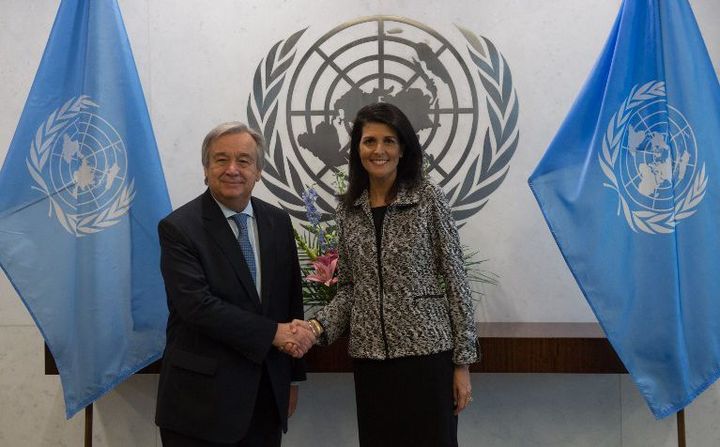 Nikki Haley et le secrétaire général des Nations Unis, le 27 janvier 2017 à New York (Bryan R. Smith / AFP)