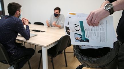 Les prévisions de recrutement sont élevées en France au 3e trimestre.&nbsp; (LIONEL LE SAUX / MAXPPP)