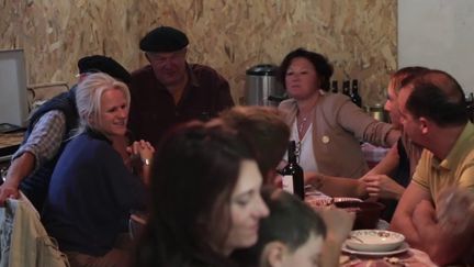 Vendredi 14 octobre, le 13 Heures part&nbsp;à la découverte&nbsp;des palombières du Lot-et-Garonne,&nbsp;des cabanes depuis lesquelles on chasse la palombe. On trouve aussi dans le département une spécialités culinaire locale : la Garbure. (FRANCE 2)