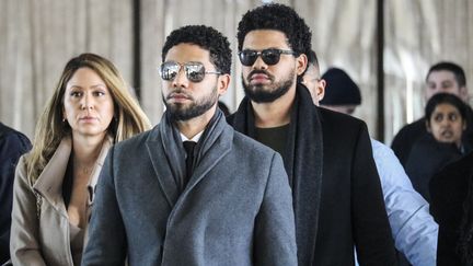 L'acteur américain Jussie Smollett arrive au tribunal de Chicago (Illinois, Etats-Unis), le 12 mars 2019. (DEREK HENKLE / AFP)