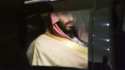 Le prince héritier d'Arabie saoudite, Mohammed ben Salmane, à Alger, le 2 décembre 2018. (RYAD KRAMDI / AFP)