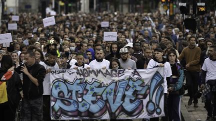 Une marche en hommage à Steve Maia Caniço dans les rues de Nantes, en Loire-Atlantique, le 21 juin 2021. (ESTELLE RUIZ / HANS LUCAS / AFP)