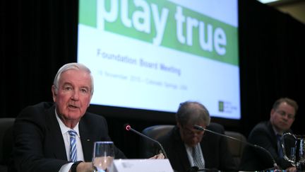 Sir Craig Reedie, président de l'AMA (au premier plan) (TOM KIMMELL / AFP)