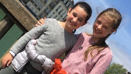 Emma et Clémence, deux jeunes Bayonnaises. (INGRID POHU / RADIO FRANCE)