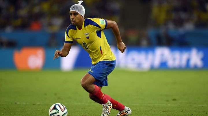 Christian Noboa contraint de porter un bandage apr&egrave;s un choc lors du match contre la France, le 25 juin 2014 &agrave; Rio de Janeiro (Br&eacute;sil). (ODD ANDERSEN / AFP)