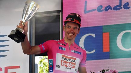 Philippe Gilbert célèbre sa victoire sur les Quatre jours de Dunkerque, le 8 mai 2022. (FRANCOIS LO PRESTI / AFP)