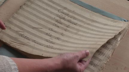 Partitions de musiques pour bassons. (France 3)