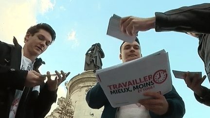 Quand les Jeunes socialistes tractent contre la politique du gouvernement