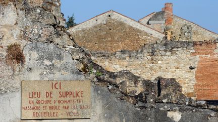 Les ruines d'Oradour-sur-Glane (Haute-Vienne), le 30 ao&ucirc;t 2013. (THIERRY ZOCCOLAN / AFP)