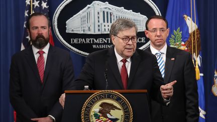 Le secrétaire d'Etat à la Justice, William Barr,&nbsp;lors d'une conférence de presse organisée pour la publication du rapport de l'enquête menée par le procureur spécial Robert Mueller, jeudi 18 avril 2019 à Washington (Etats-Unis). (WIN MCNAMEE / GETTY IMAGES NORTH AMERICA / AFP)