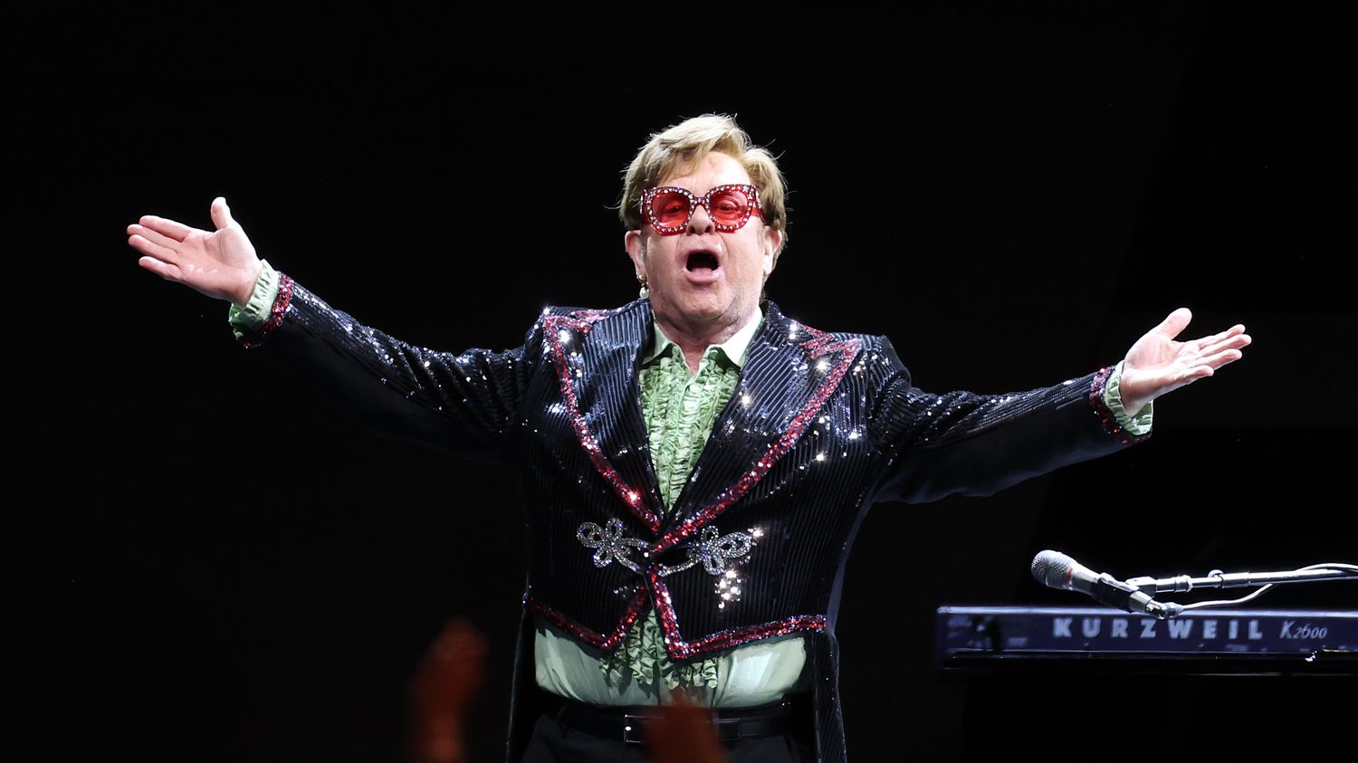 Elton John Promet "un Concert Très Spécial" à Glastonbury, Où Il Fait ...