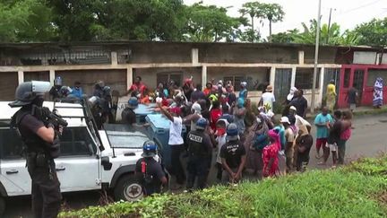 Mayotte : les habitants protestent contre la flambée des violences  (CAPTURE ECRAN FRANCE 2)