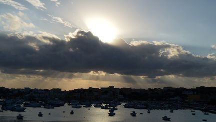 L'ile de Lampedusa, en février 2015. (ALBERTO PIZZOLI / AFP)