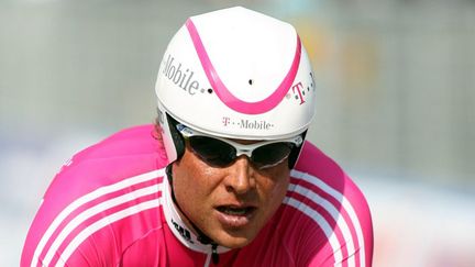 Jan Ulrich, ici sous le maillot de la T-Mobile, en 2006 (MICHEL KRAKOWSKI / BELGA)