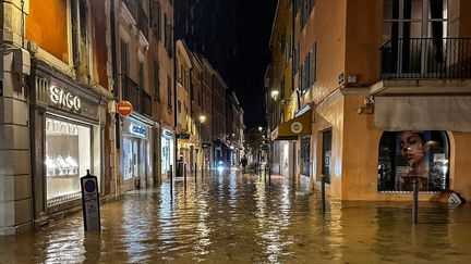 La ville de Saint-Tropez (Var) inondée, le 26 octobre 2024. (AFP)