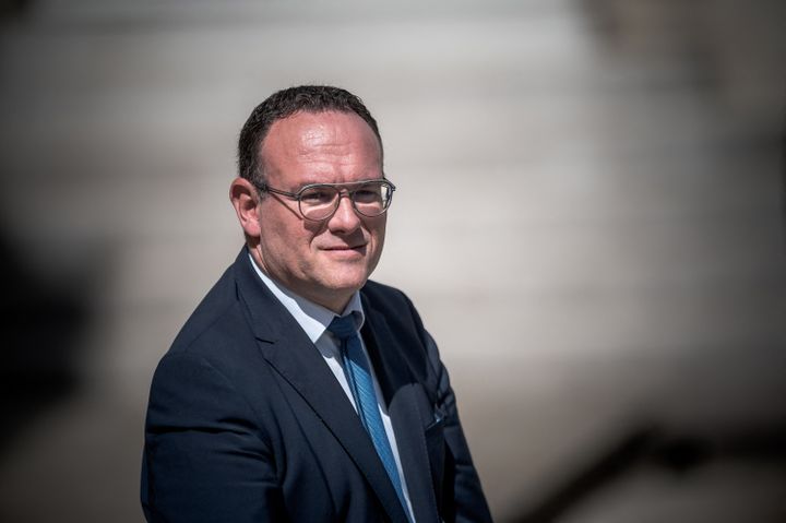 Le ministre des Solidarités, Damien Abad, le 1er juin 2022 à l'Elysée. (ARTHUR NICHOLAS ORCHARD / HANS LUCAS)